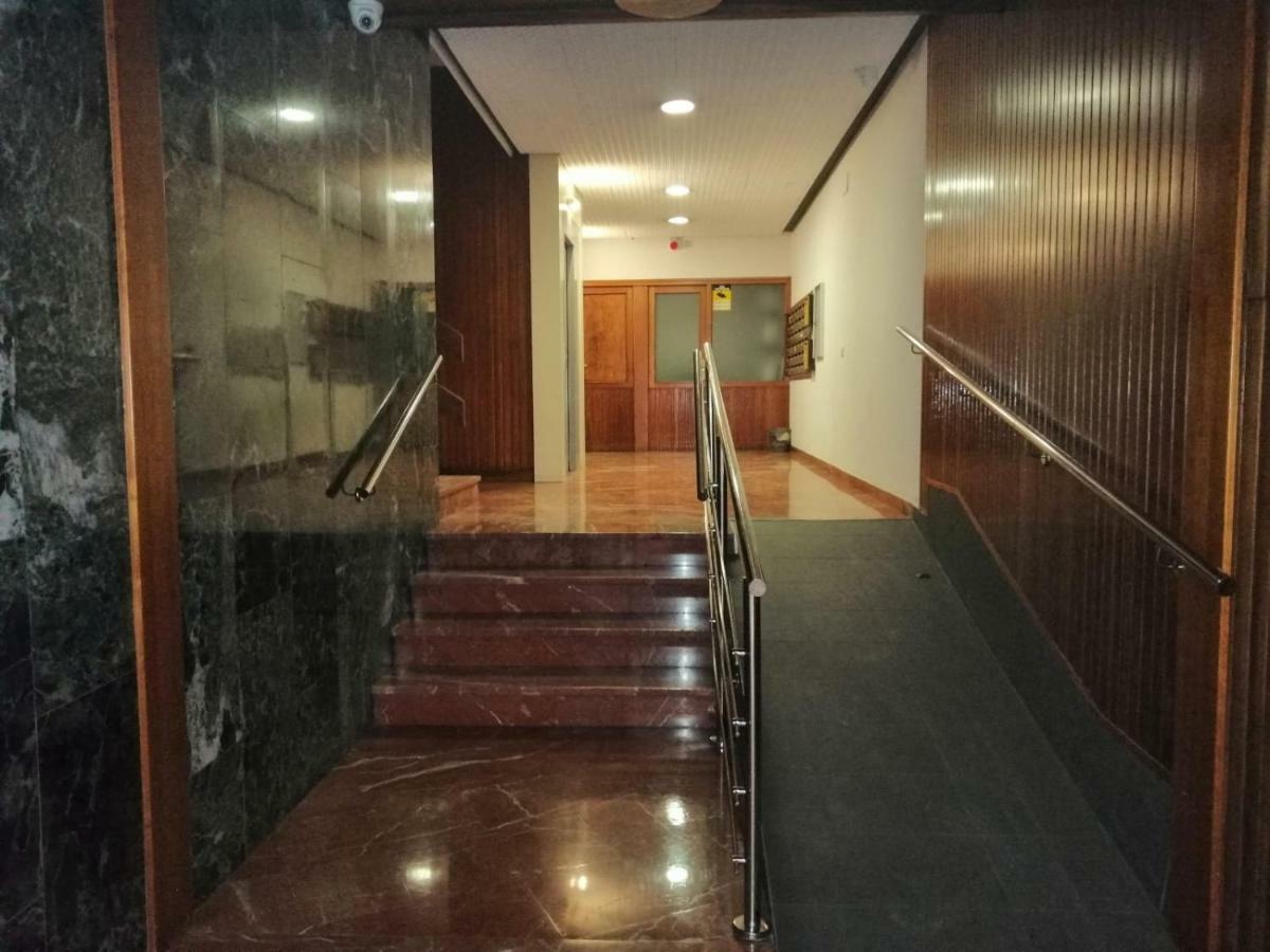 Appartamento Dos Torres Frodo - Estacionamiento Privado Gratuito Saragozza Esterno foto
